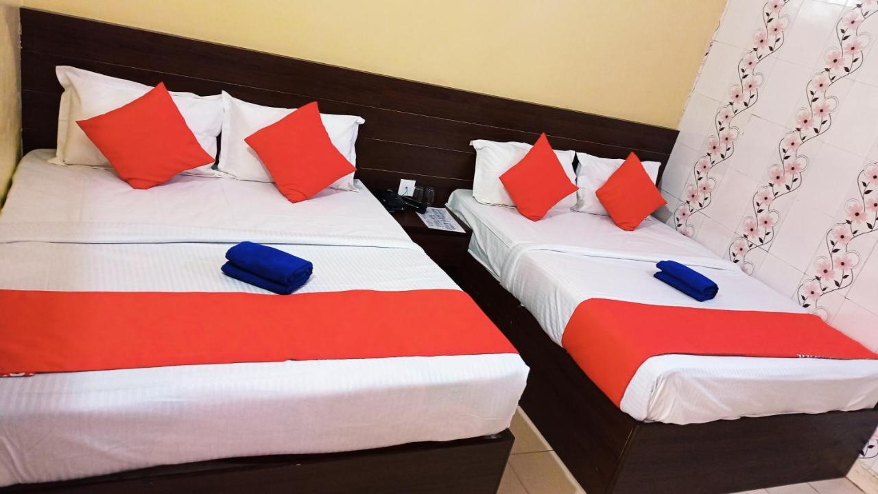 Hotel Om Palace - Couple Friendly & Local Id Accepted Džajpur Exteriér fotografie